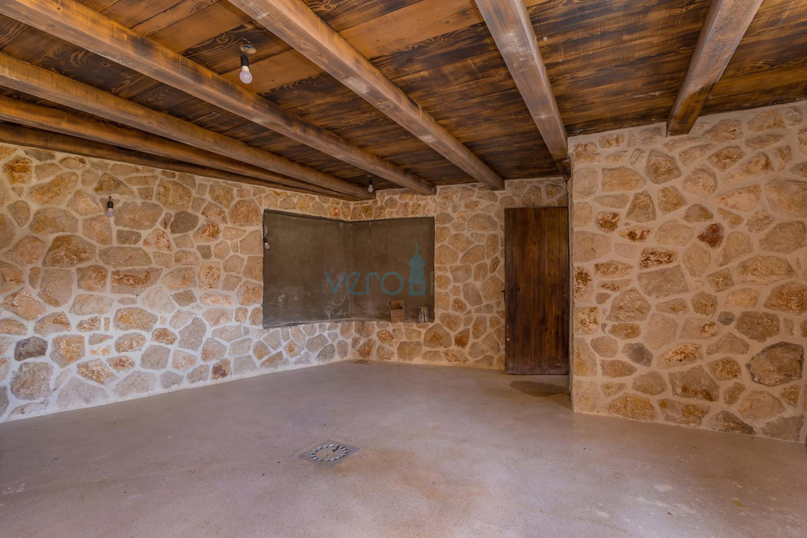 Uvala Soline, okolica, Moderna kamena vila sa bazenom, 200 m2, prodaja