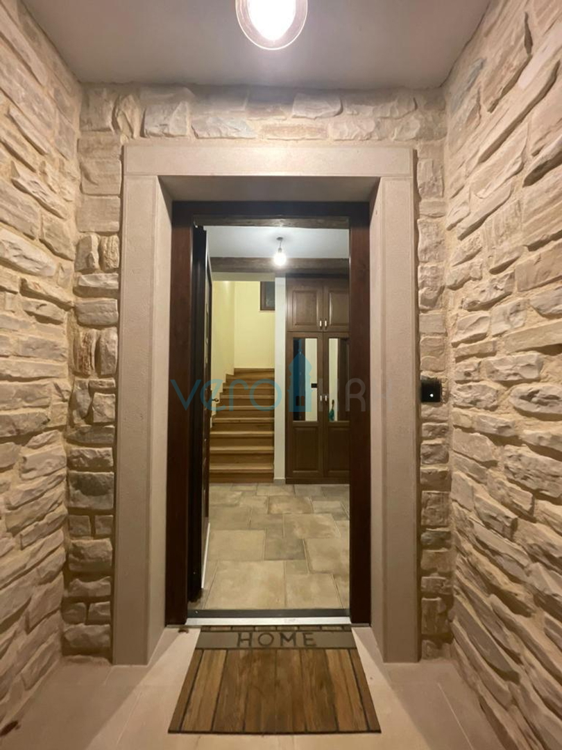 Uvala Soline, okolica, Moderna kamena vila sa bazenom, 200 m2, prodaja