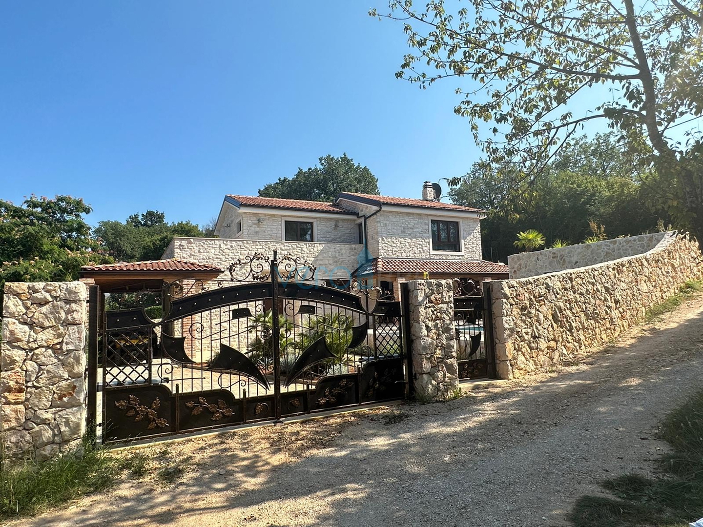 Uvala Soline, okolica, Moderna kamena vila sa bazenom, 200 m2, prodaja