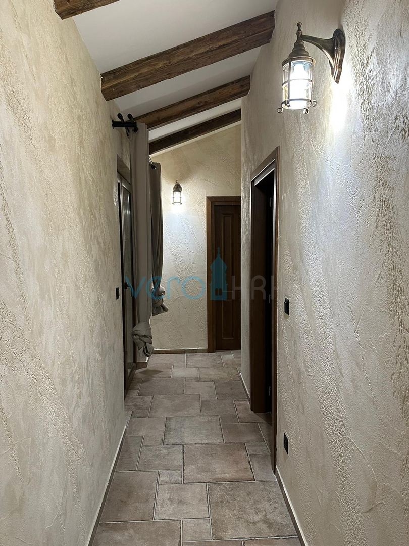 Uvala Soline, okolica, Moderna kamena vila sa bazenom, 200 m2, prodaja