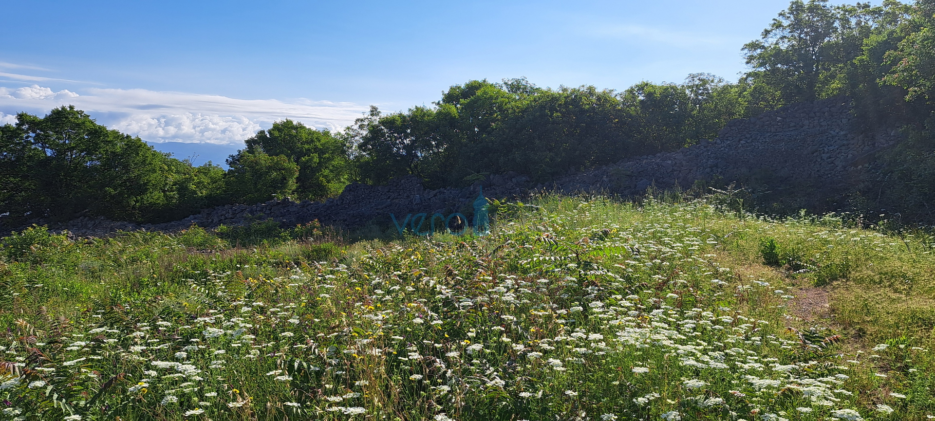 Vrbnik,Građevinsko zemljište 1231 m2,top lokacija,pogled,prodaja
