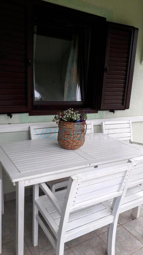 Insel Krk, Omišalj, Freistehendes einstöckiges Haus mit Garten, zu verkaufen