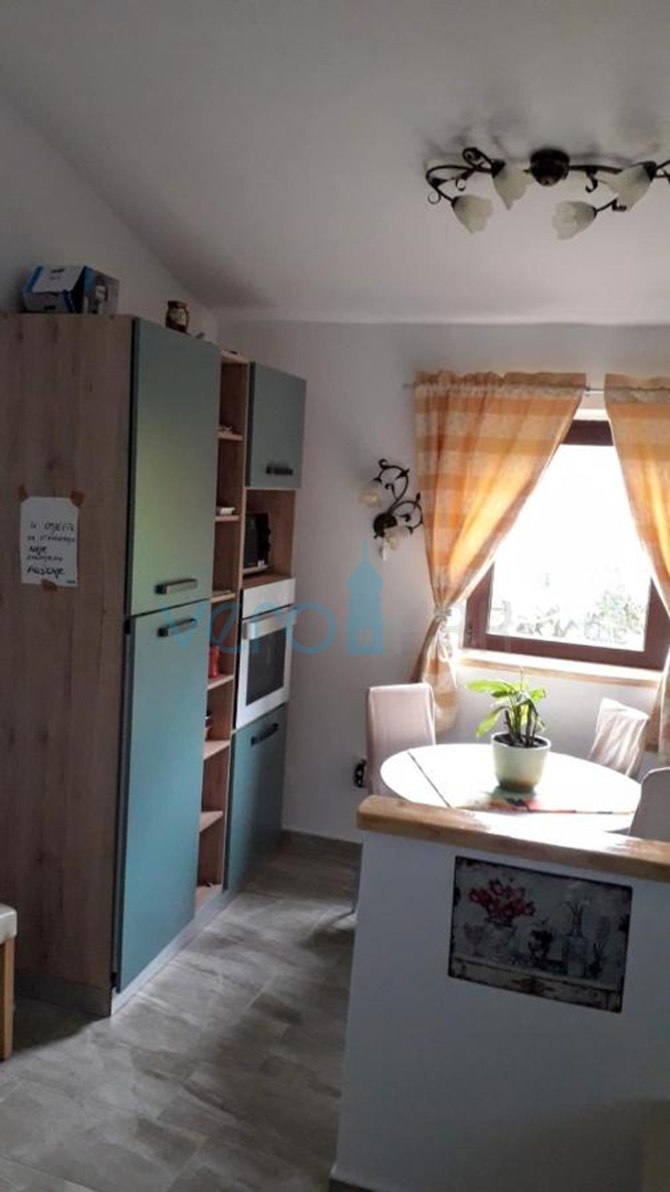 Insel Krk, Omišalj, Freistehendes einstöckiges Haus mit Garten, zu verkaufen