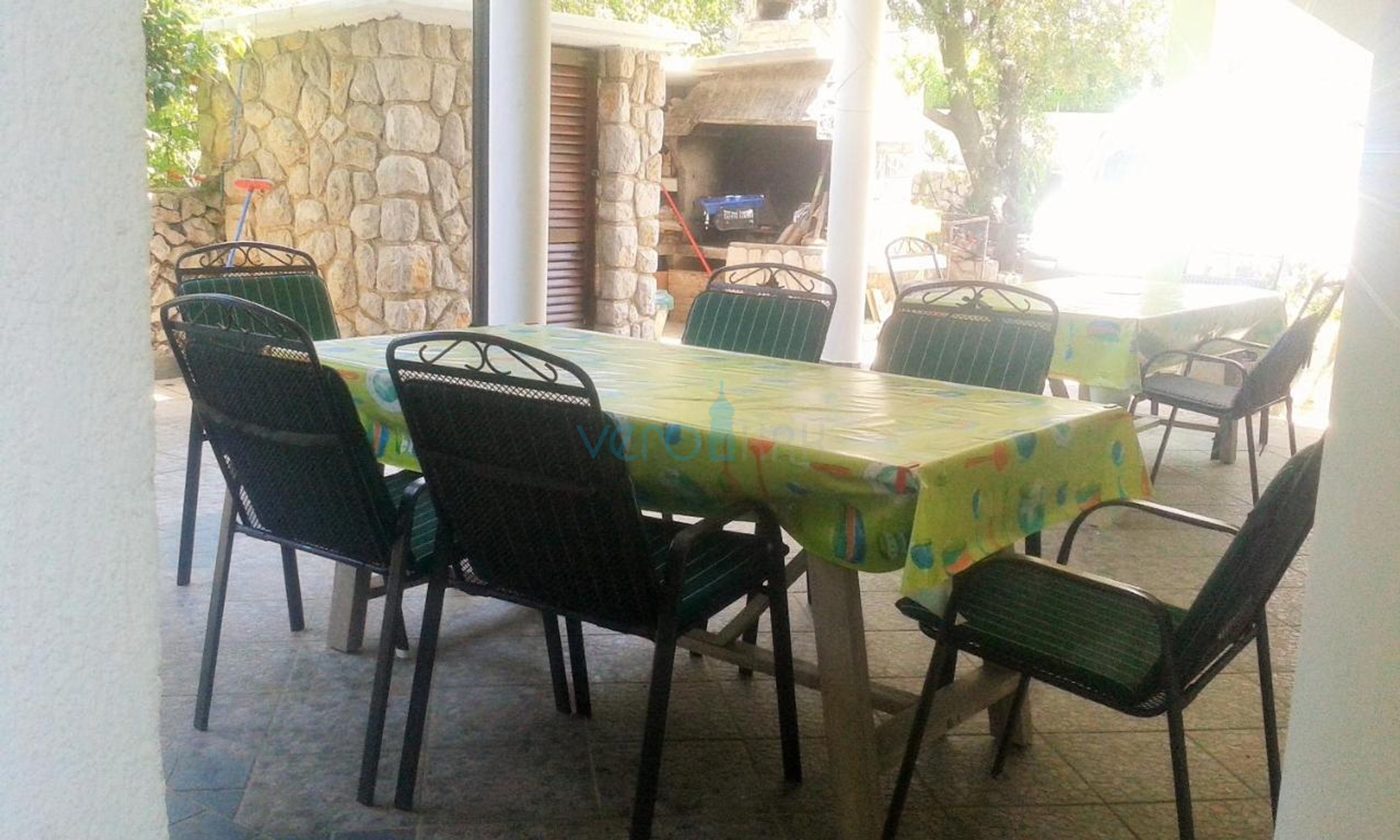 Insel Krk, Omišalj, Freistehendes einstöckiges Haus mit Garten, zu verkaufen