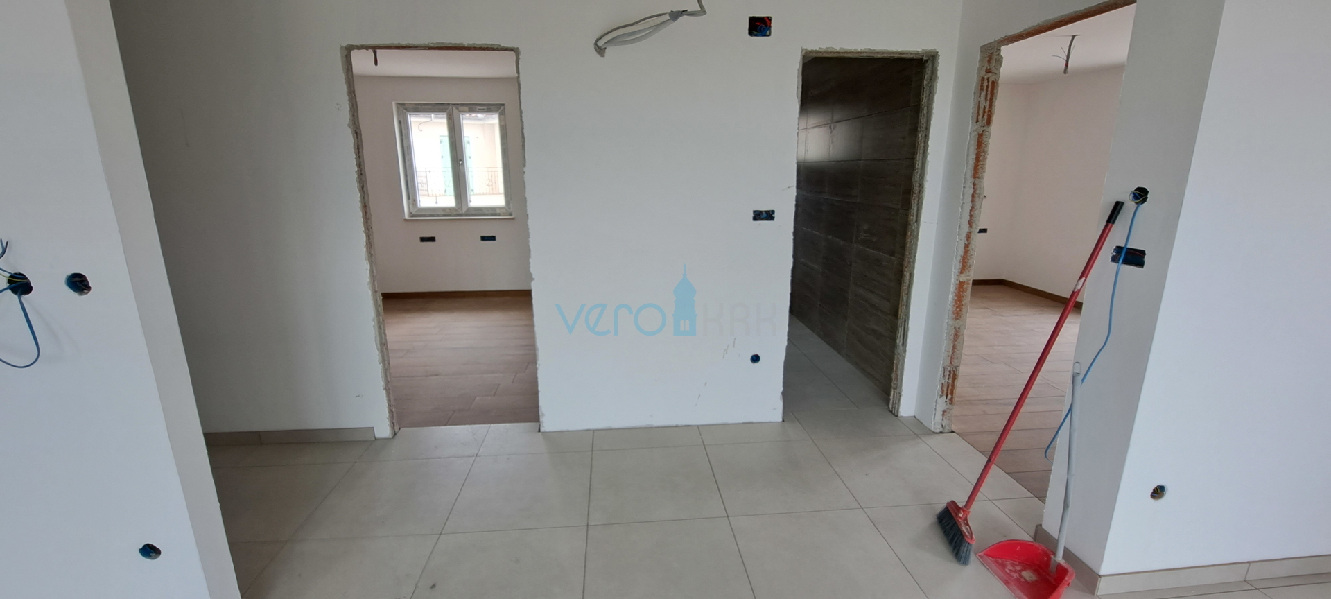 Malinska, weitere Umgebung, Zwei-Zimmer-Wohnung mit Wohnzimmer im Bau, zu verkaufen