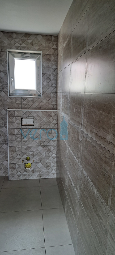 Malinska, weitere Umgebung, Zwei-Zimmer-Wohnung mit Wohnzimmer im Bau, zu verkaufen