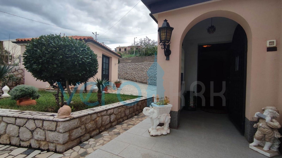 House, 350 m2, For Sale, Senj