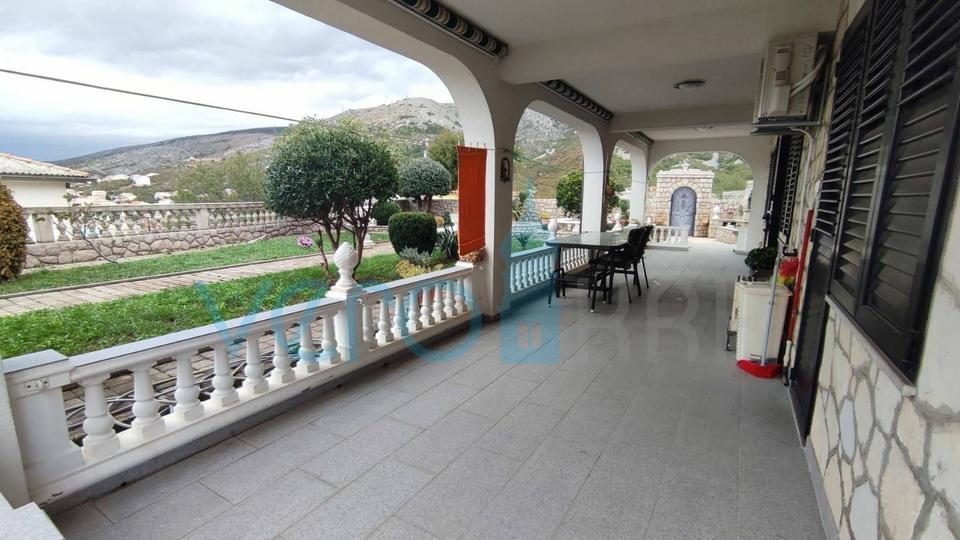 House, 350 m2, For Sale, Senj