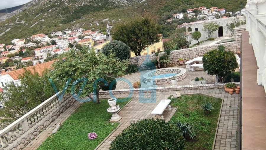 House, 350 m2, For Sale, Senj