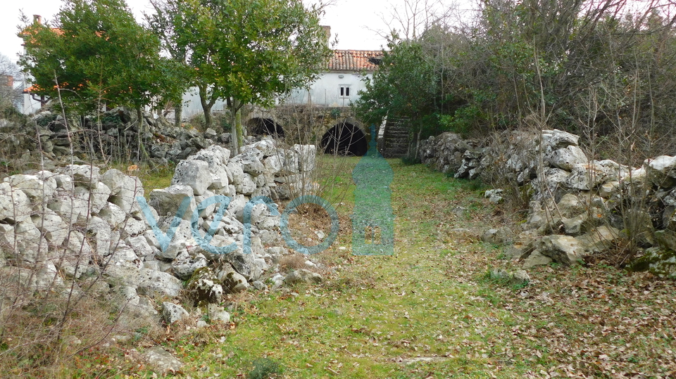 Otok Krk, Dobrinj okolica, starina za obnovu, prodaja