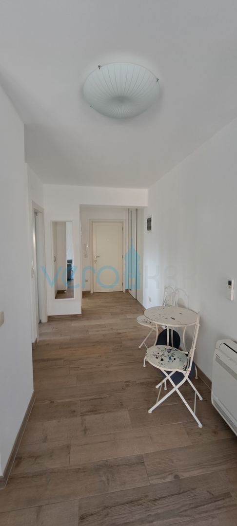 Otok Krk, Omišalj, prozračan stan 45 m2 s pogledom na more