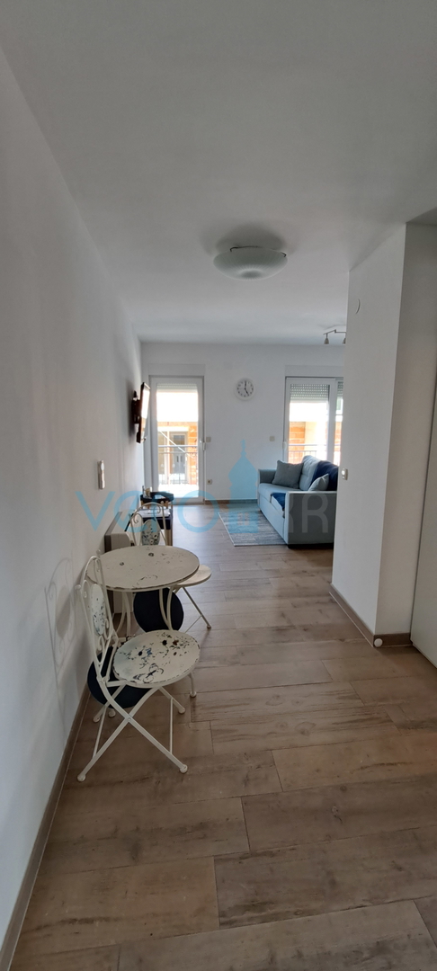 Otok Krk, Omišalj, prozračan stan 45 m2 s pogledom na more
