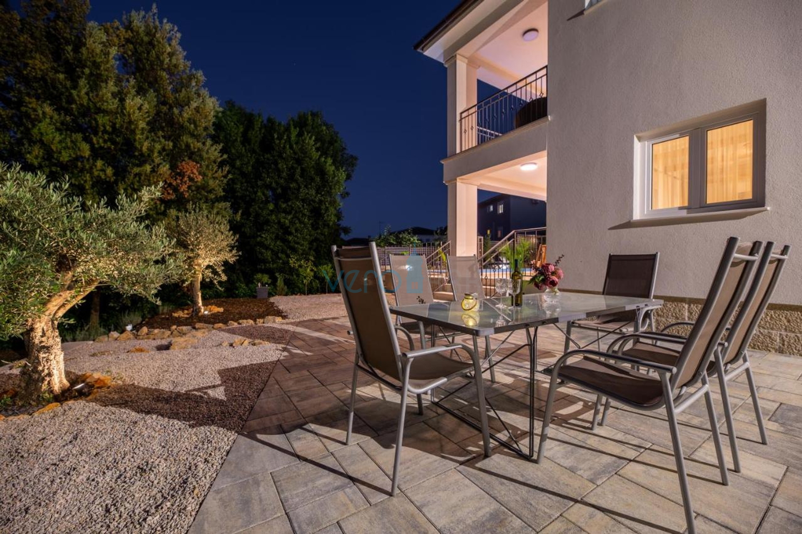Stadt Krk, mediterrane Villa mit Pool in bester Lage, zu verkaufen