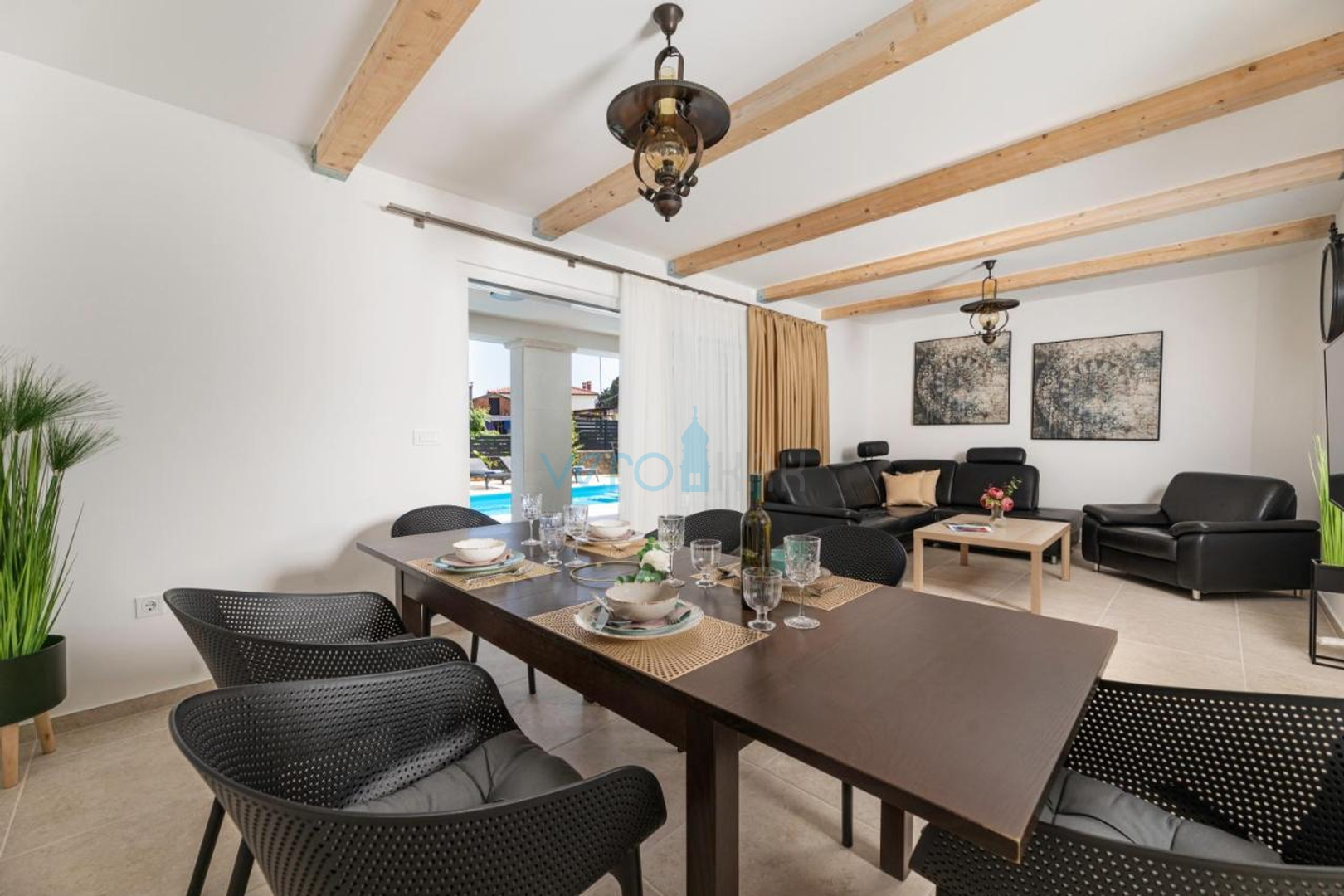Stadt Krk, mediterrane Villa mit Pool in bester Lage, zu verkaufen