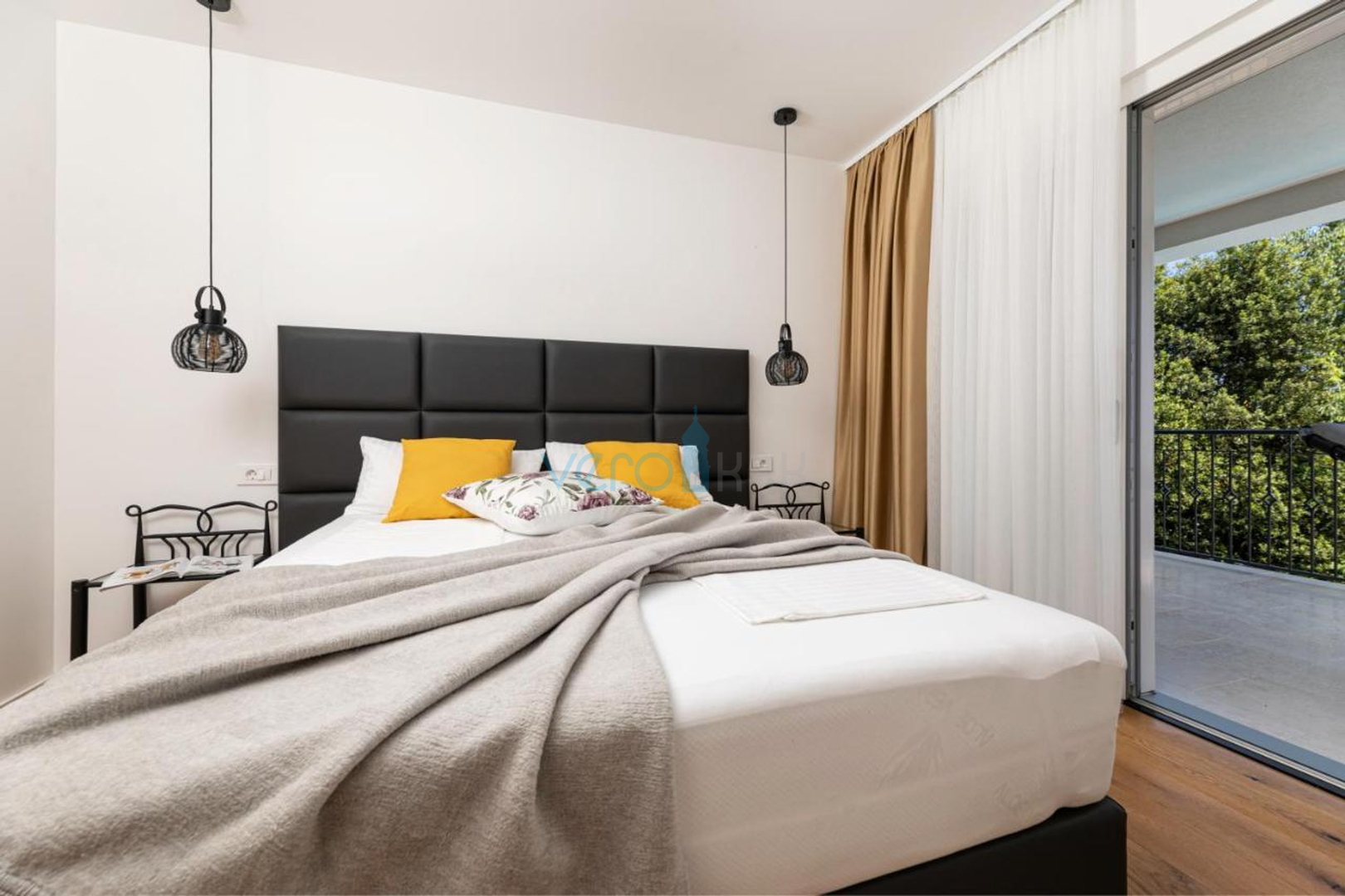 Stadt Krk, mediterrane Villa mit Pool in bester Lage, zu verkaufen