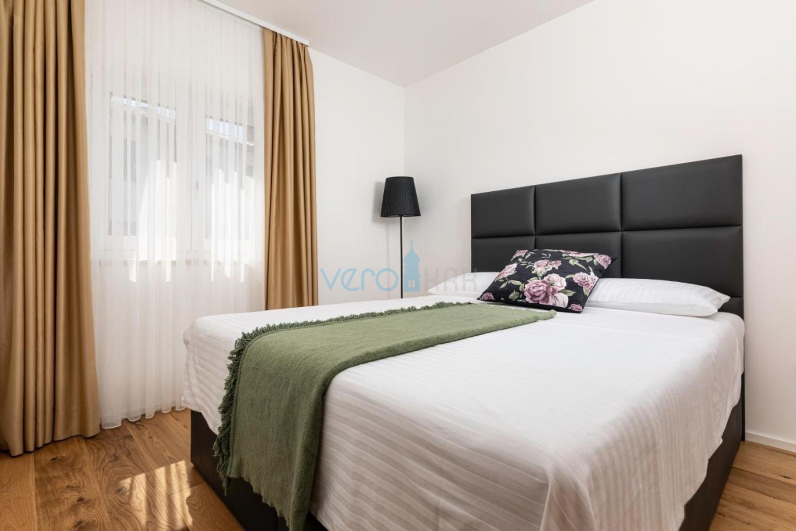 Stadt Krk, mediterrane Villa mit Pool in bester Lage, zu verkaufen