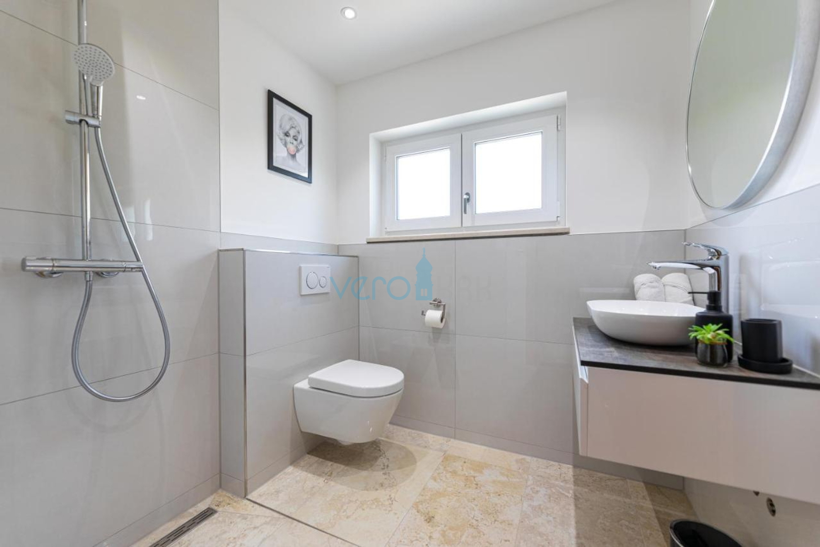 Stadt Krk, mediterrane Villa mit Pool in bester Lage, zu verkaufen
