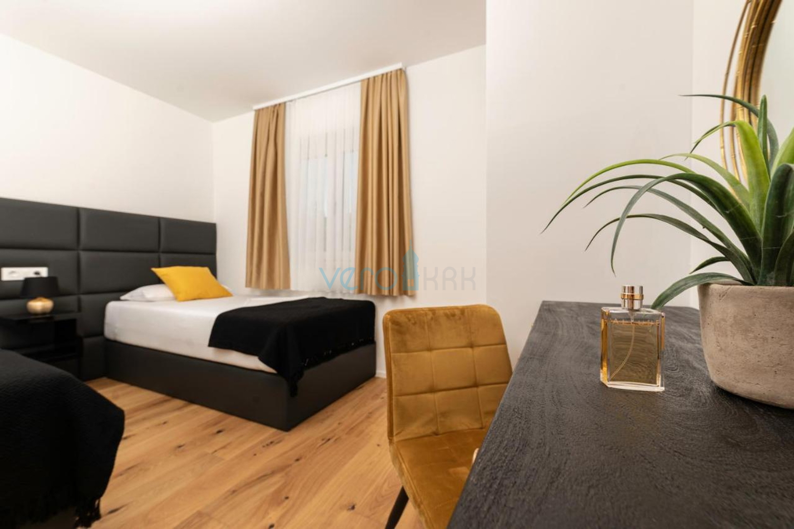 Stadt Krk, mediterrane Villa mit Pool in bester Lage, zu verkaufen