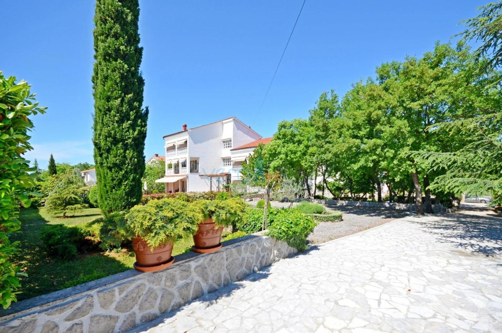 Island of Krk, Malinska, Unique villa with park and swimming pool in a great location, for sale