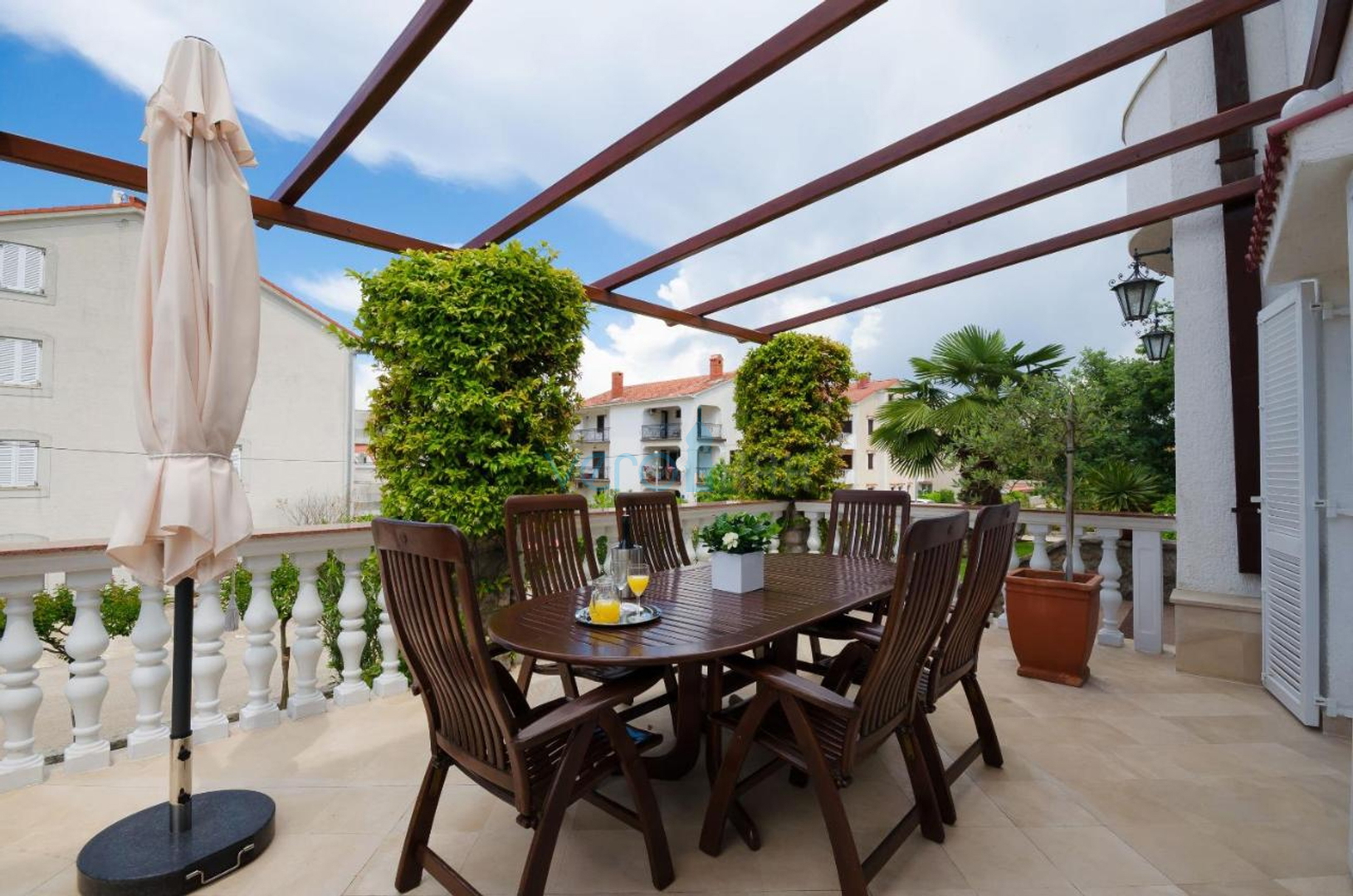 Island of Krk, Malinska, Unique villa with park and swimming pool in a great location, for sale