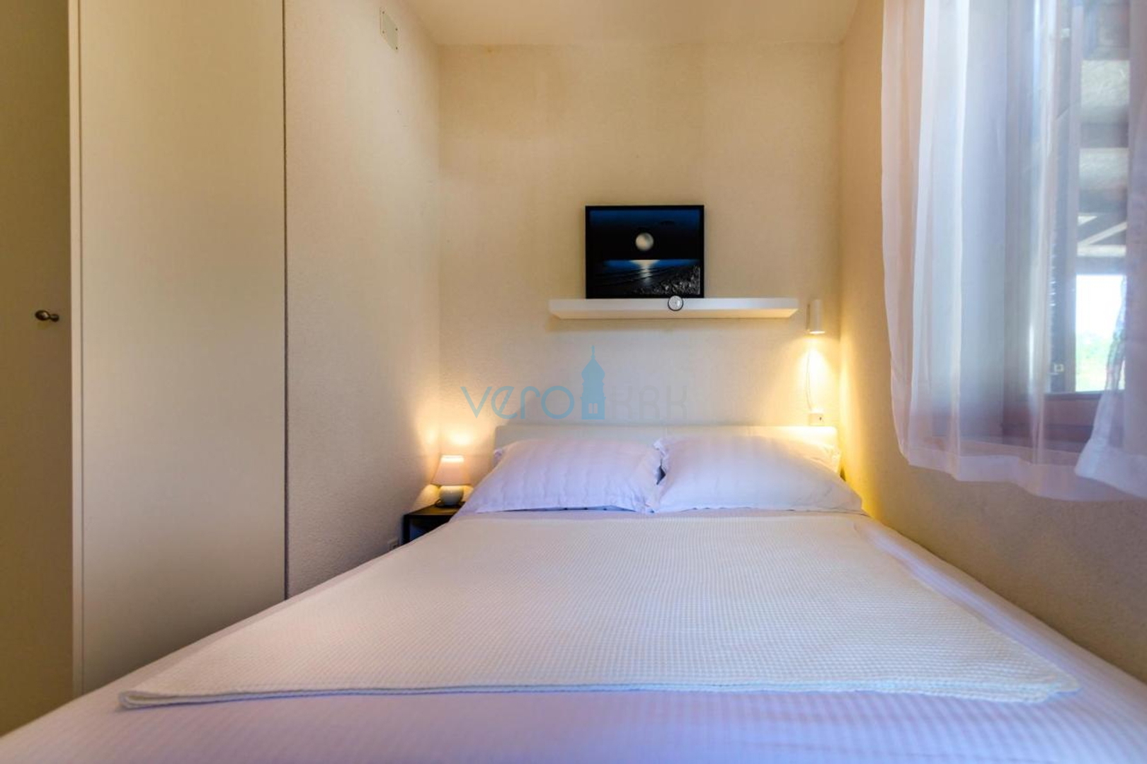 Grad Krk, Stan na prvome katu u prvome redu do mora, prodaja