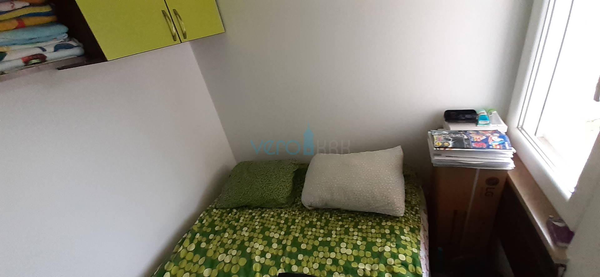 Otok Krk, grad Krk, dvojna kuća sa tri apartmana na 400m od mora