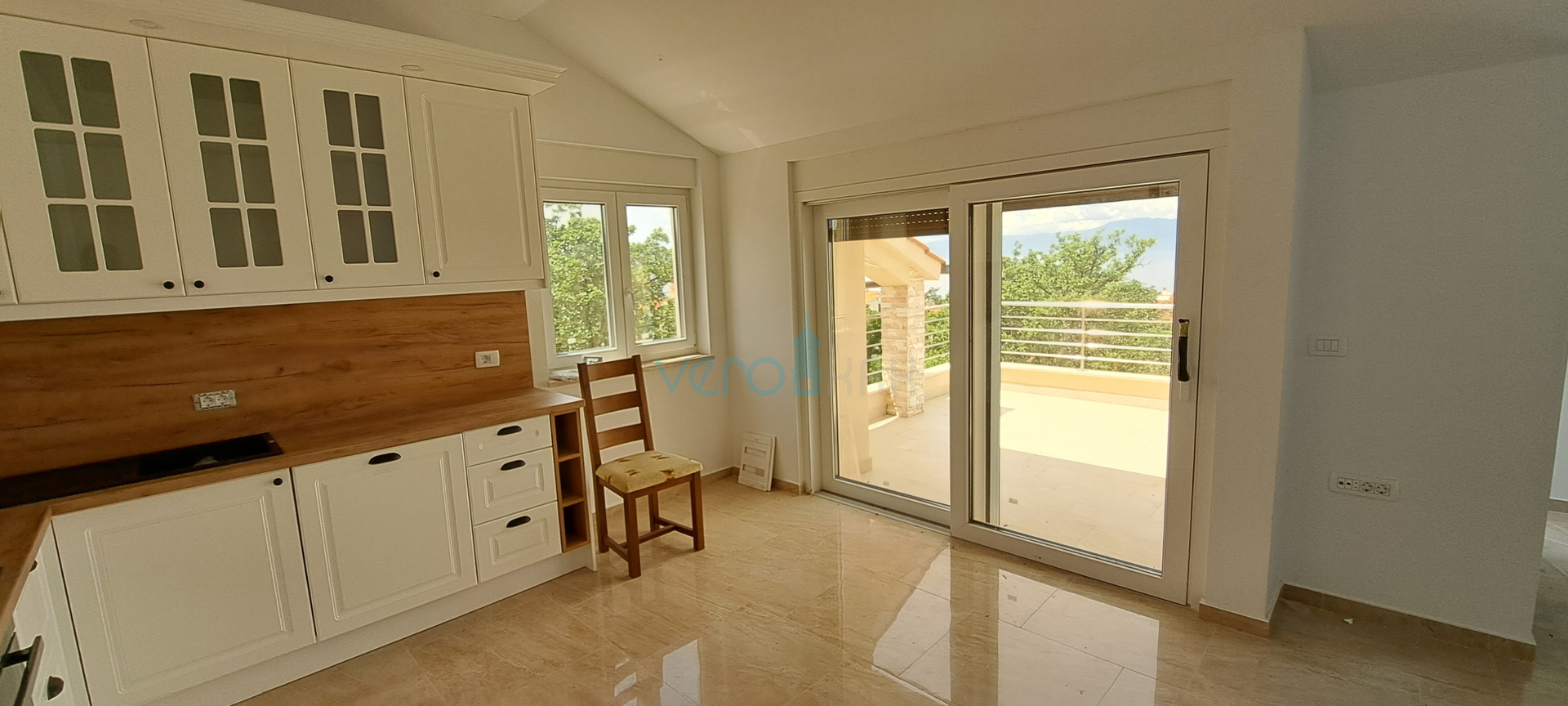 Otok Krk, Njivice, dvosoban stan 58 m2 sa prekrasnim panoramskim pogledom na more