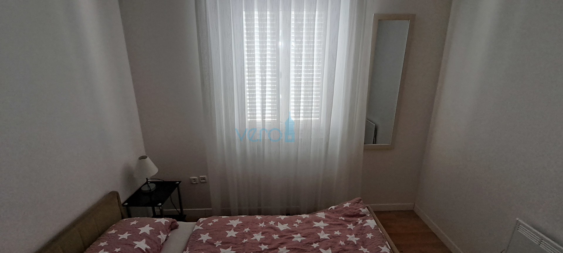 Uvala Soline, otok Krk, dvoetažni stan 89 m2 sa pogledom na more i okućnicom