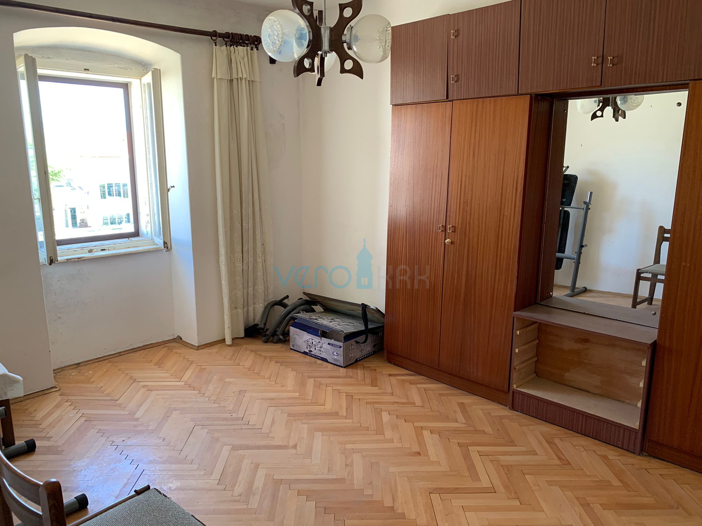 Vrbnik, otok Krk, dvojna kuća s garažom, prodaja