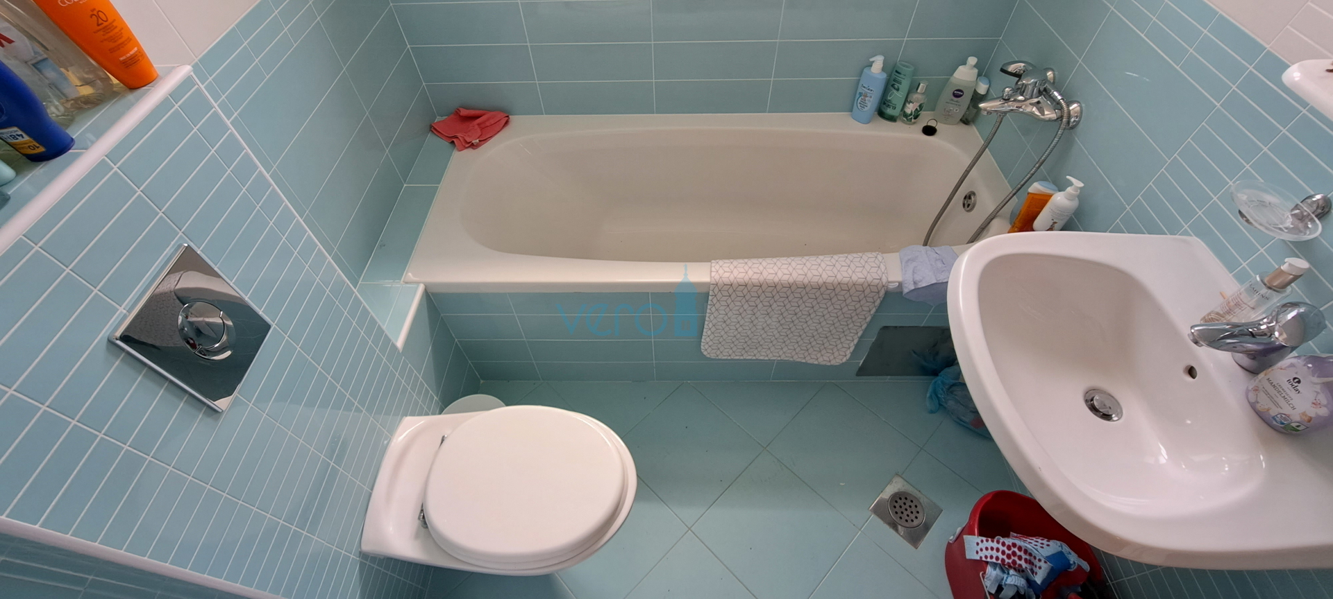 Uvala Soline, otok Krk, dvosoban apartman 65 m2 na katu sa dvije terase i pogledom na more