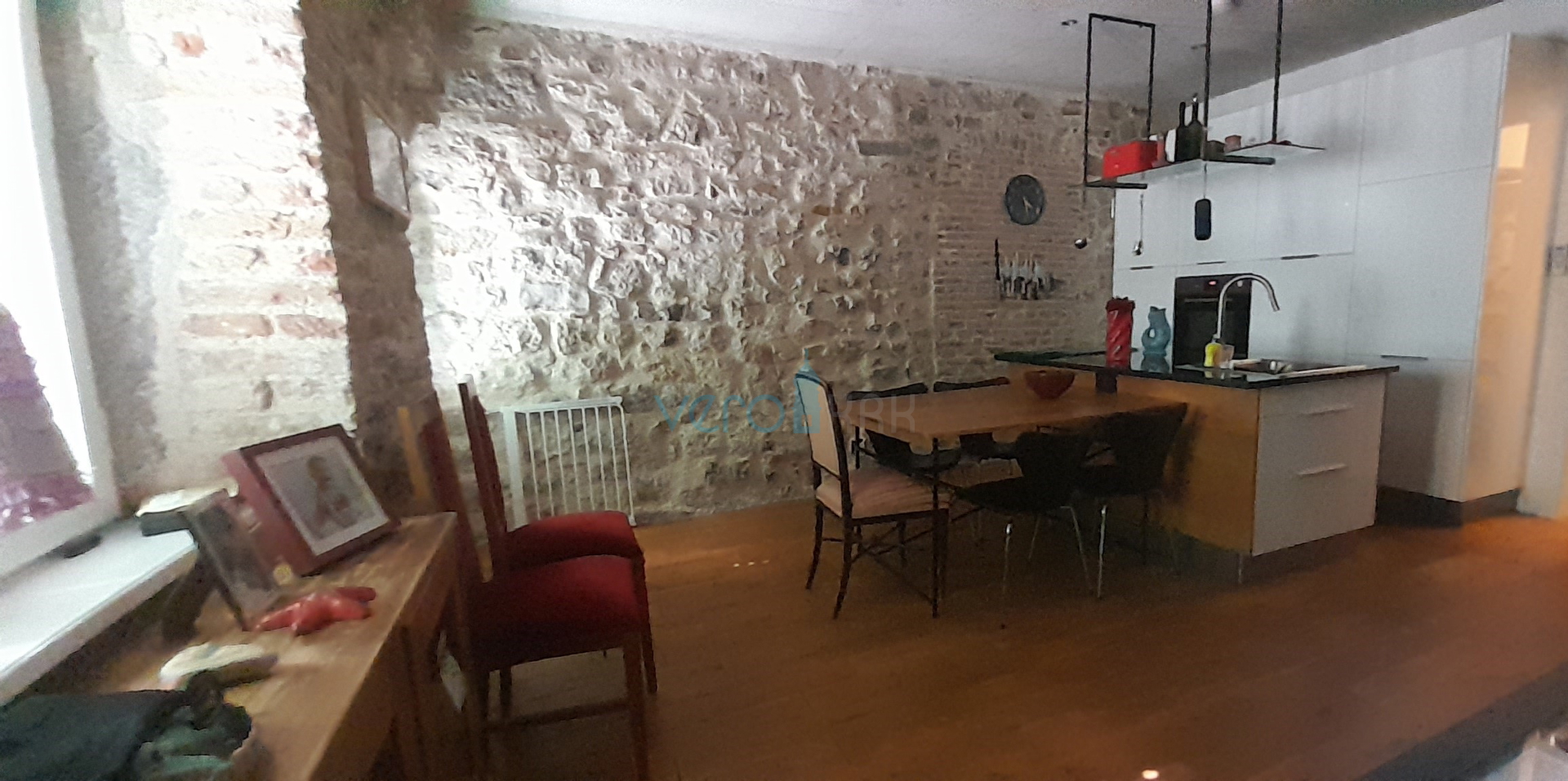 Krk, centar, Kamena kuća u nizu sa otvorenim pogledom na more i grad, prodaja