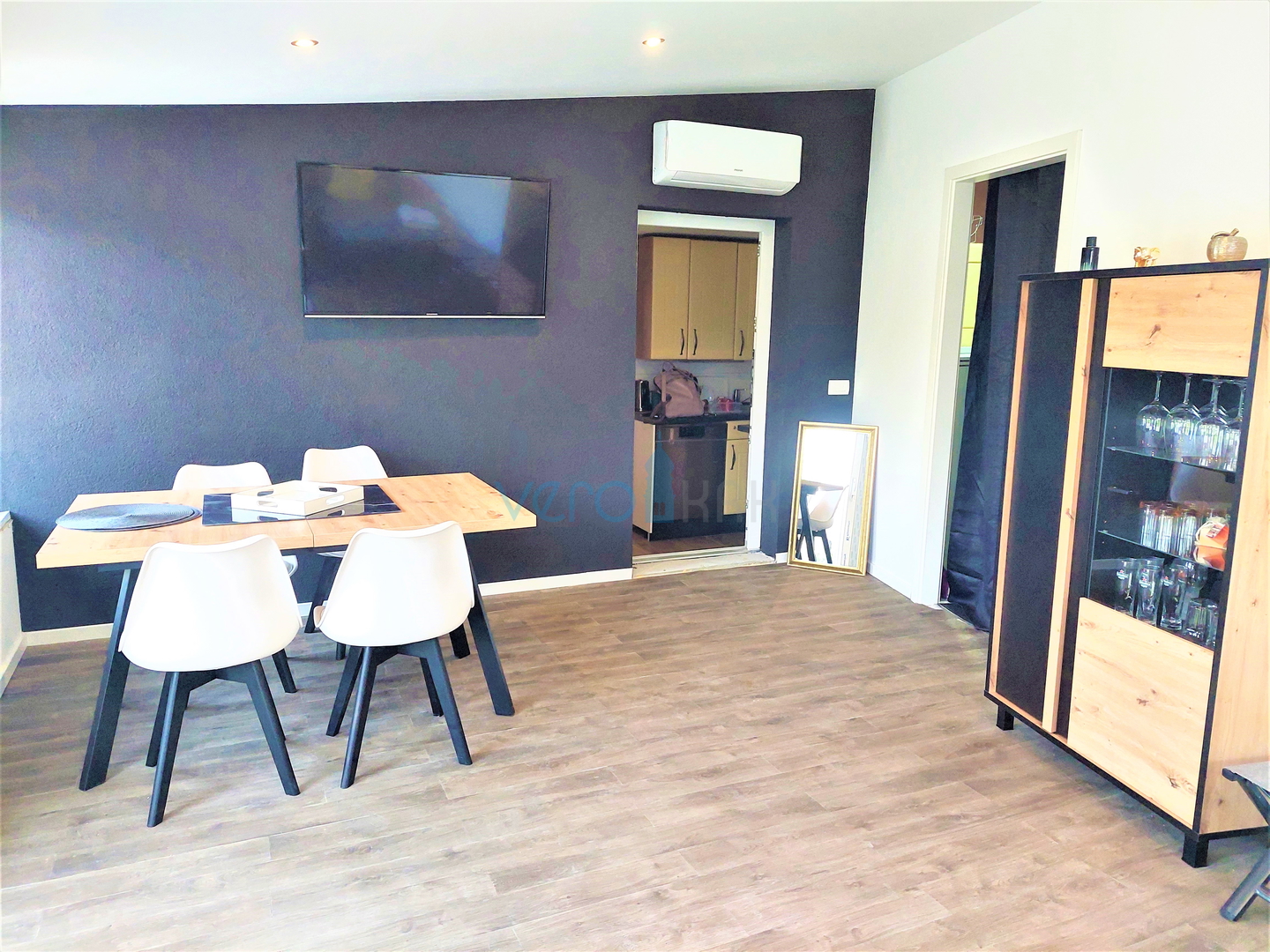 Kvarner, Novi Vinodolski, Klenovica - parcela 566m2, kuća s bazenom, pogled na more, prodaja