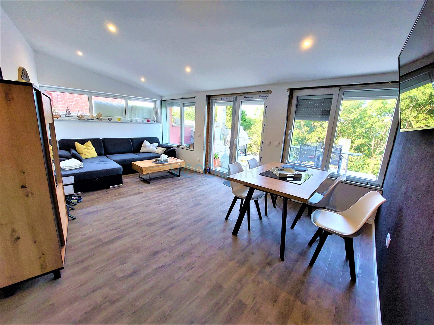 Kvarner, Novi Vinodolski, Klenovica - parcela 566m2, kuća s bazenom, pogled na more, prodaja