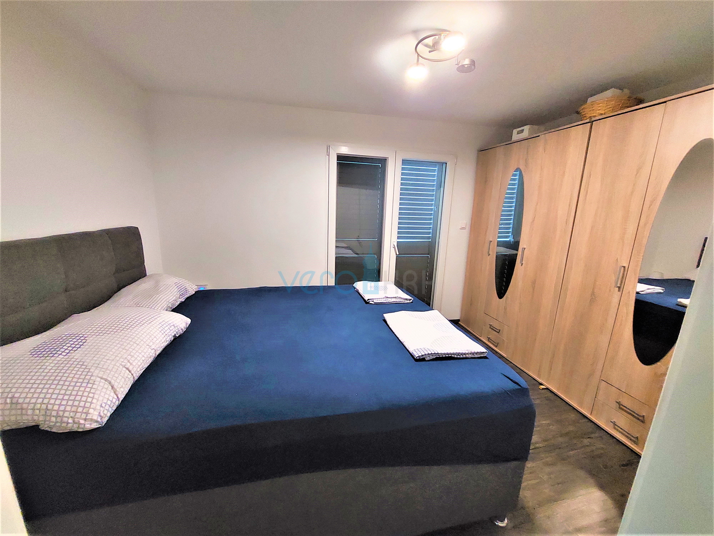 Kvarner, Novi Vinodolski, Klenovica - parcela 566m2, kuća s bazenom, pogled na more, prodaja