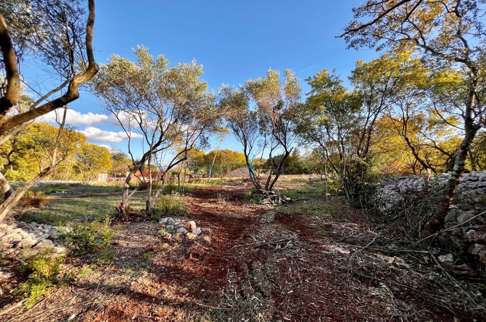 Vrbnik, okolica, Građevinsko zemljište s predanom dokumentacijom, prodaja