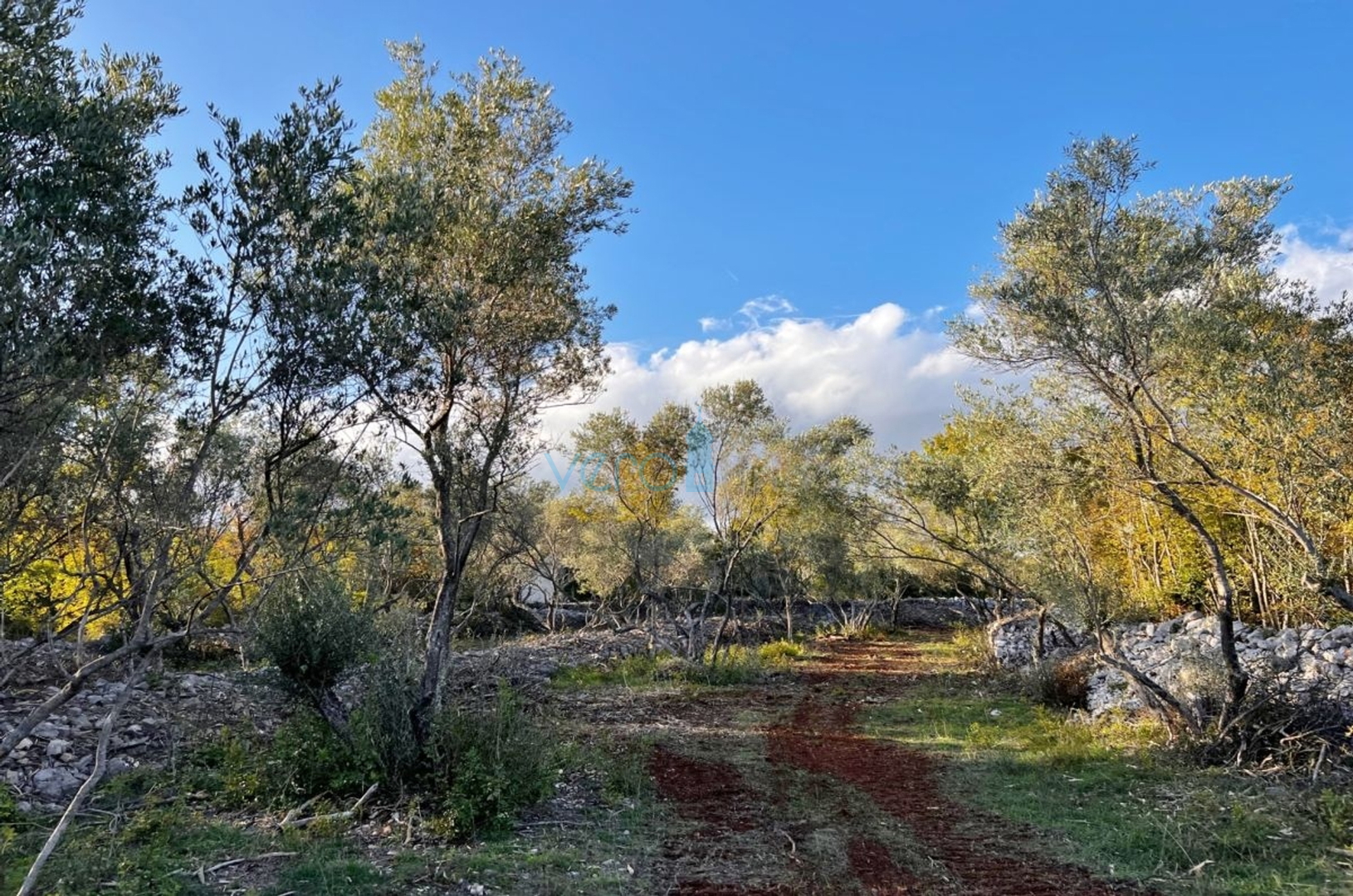 Vrbnik, surroundings, Building land 794 m2 with submitted documentation for a building permit, for sale