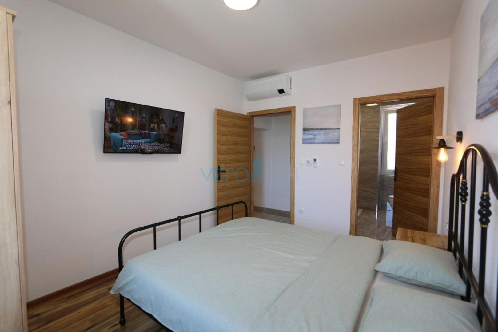 Malinska, wider area, renovated old house with swimming pool and yard