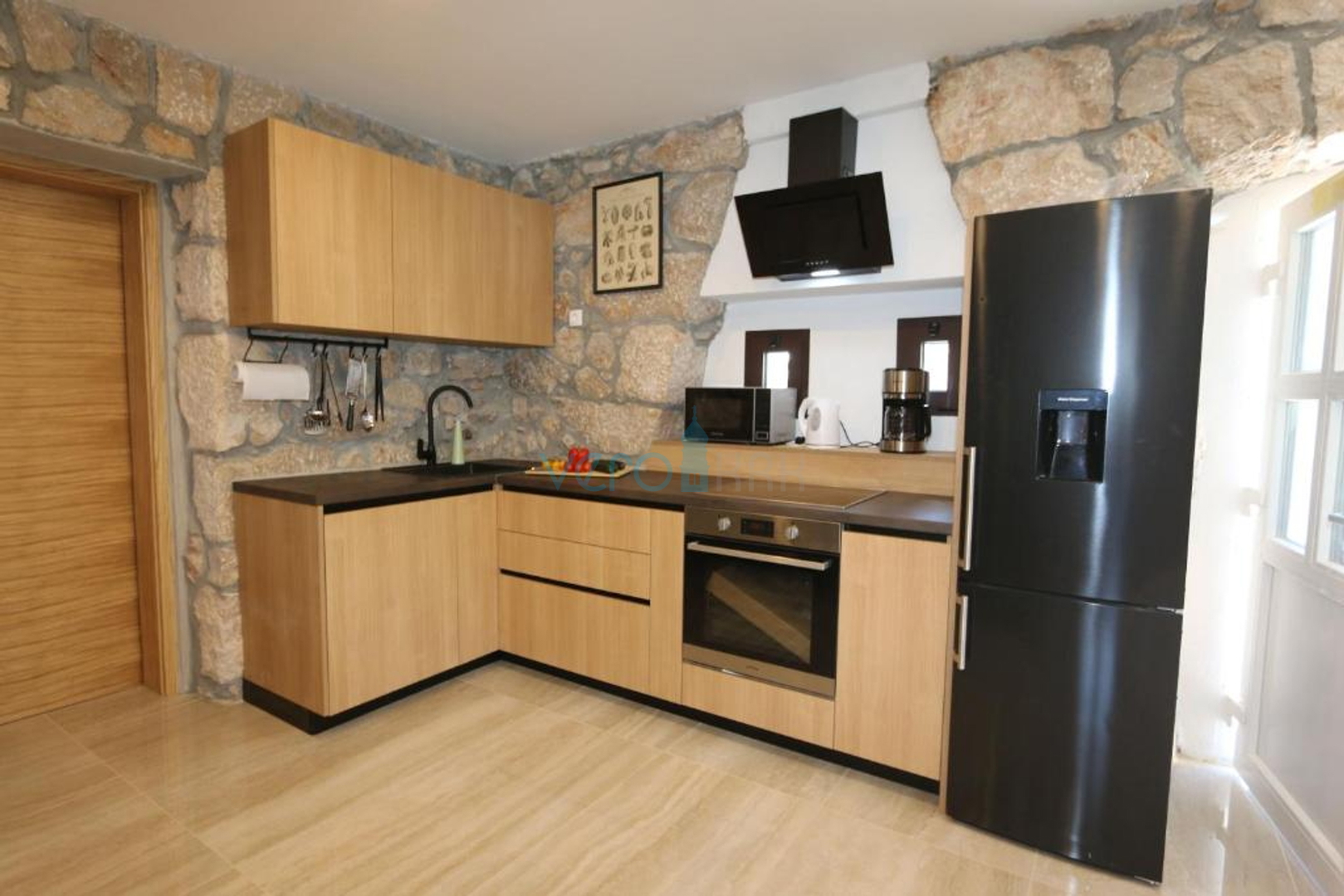 Malinska, wider area, renovated old house with swimming pool and yard