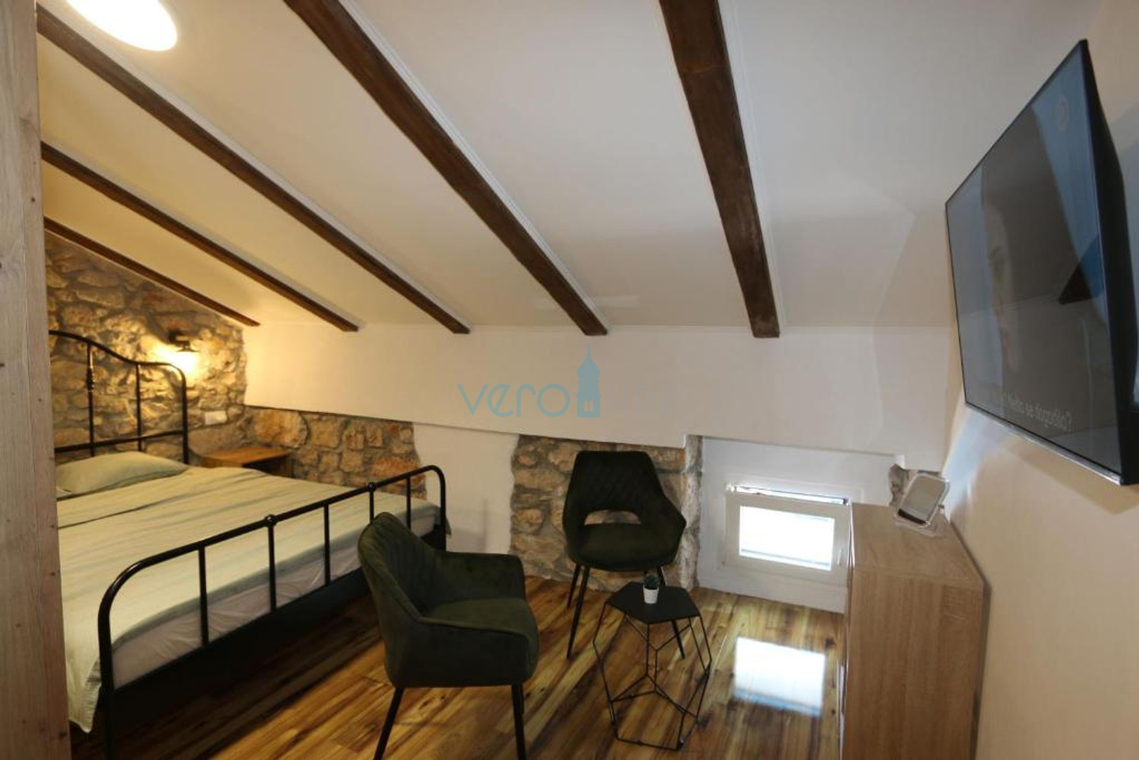 Malinska, wider area, renovated old house with swimming pool and yard
