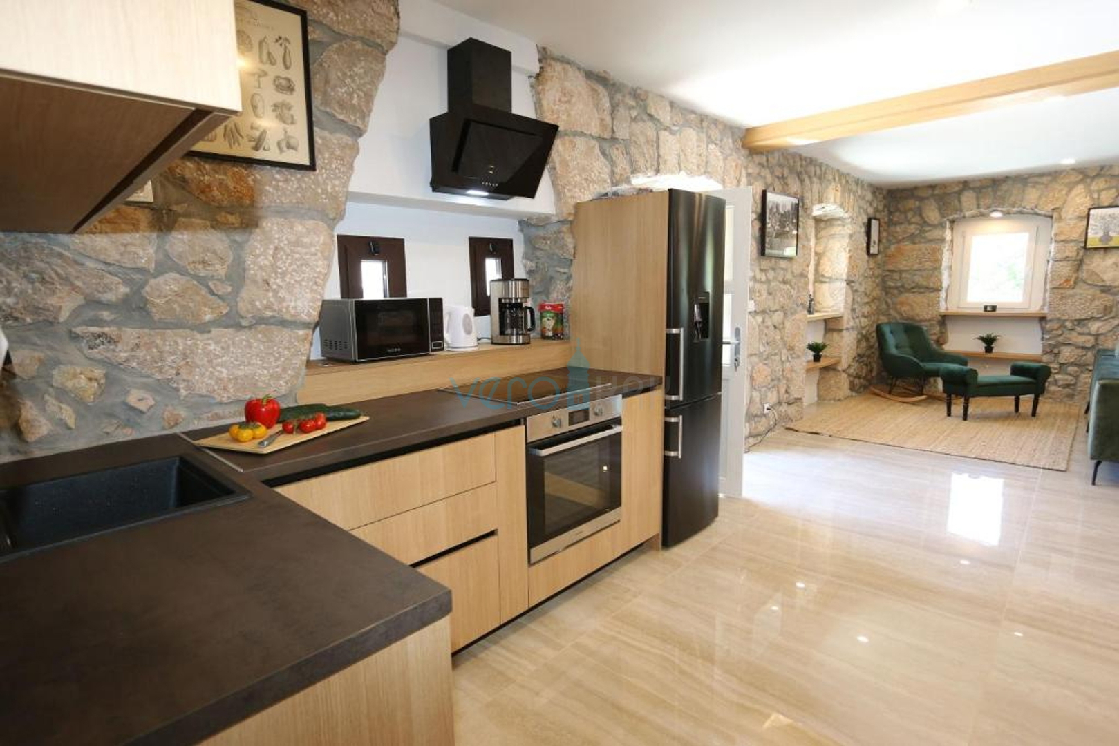 Malinska, wider area, renovated old house with swimming pool and yard