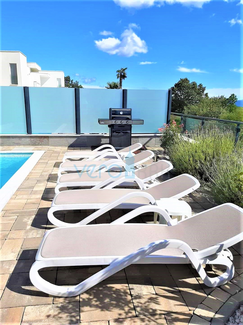 Crikvenica, hinterland - urban villa with pool, sale