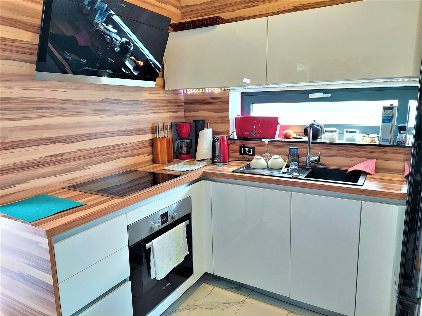 Crikvenica, zaleđe - urbana vila s bazenom, prodaja