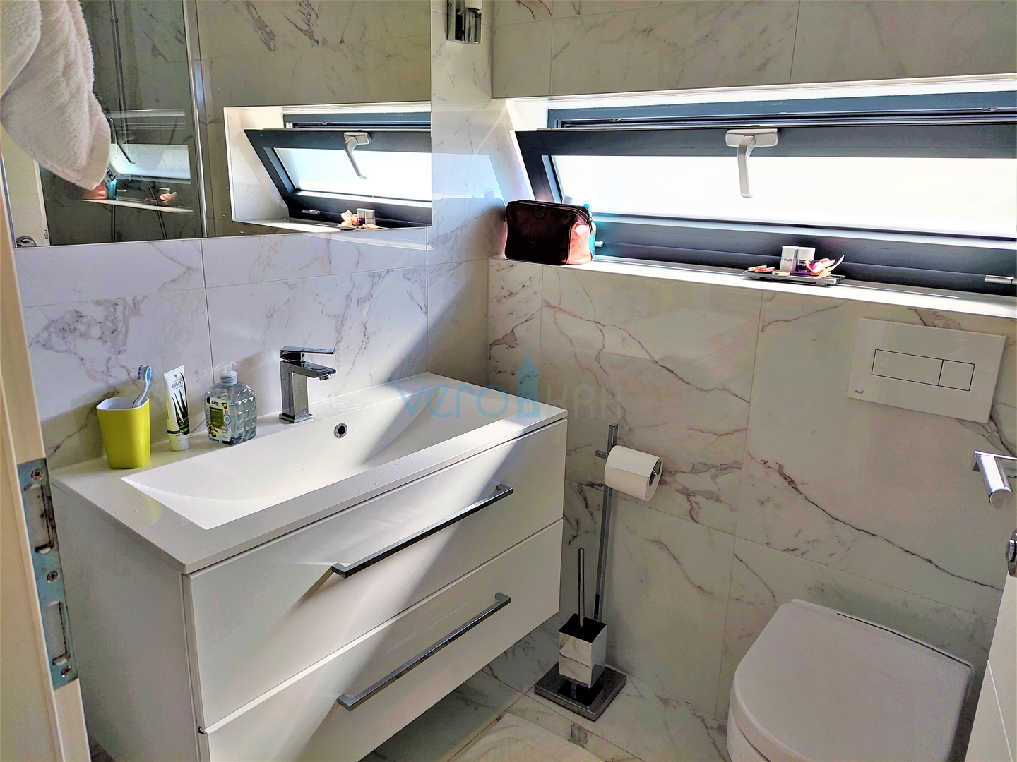 Crikvenica, zaleđe - urbana vila s bazenom, prodaja