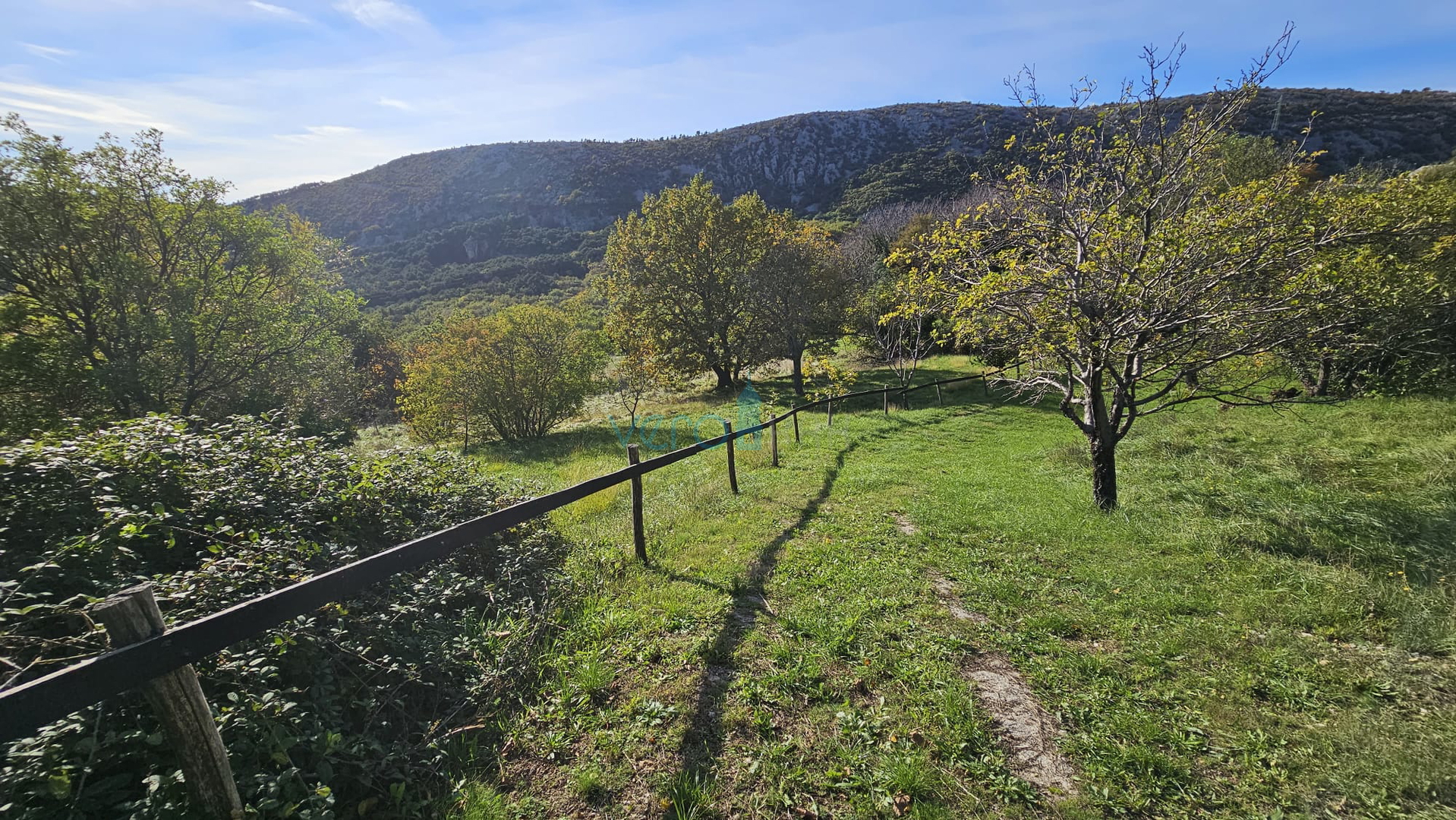 Crikvenica, Bribir - Anwesen mit 2 Häusern und einem Grundstück von 1778 m², Verkauf