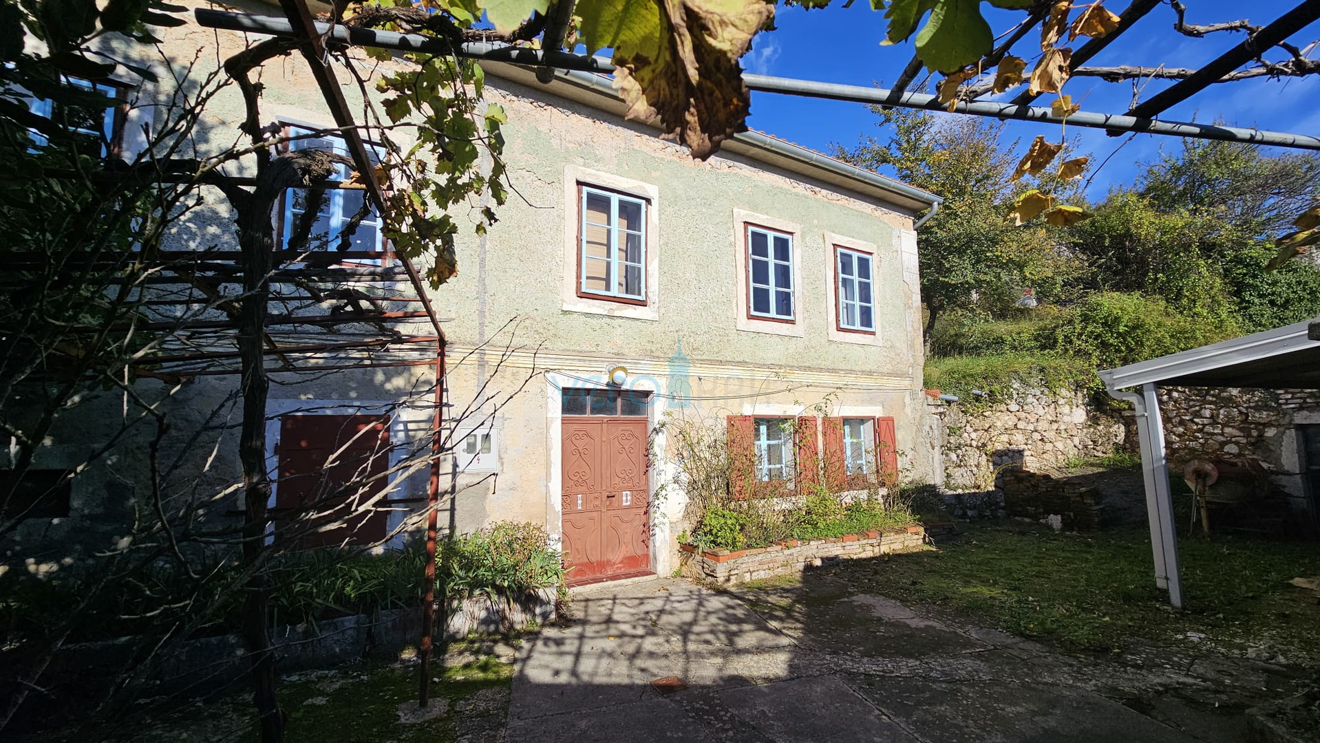 Crikvenica, Bribir - Anwesen mit 2 Häusern und einem Grundstück von 1778 m², Verkauf