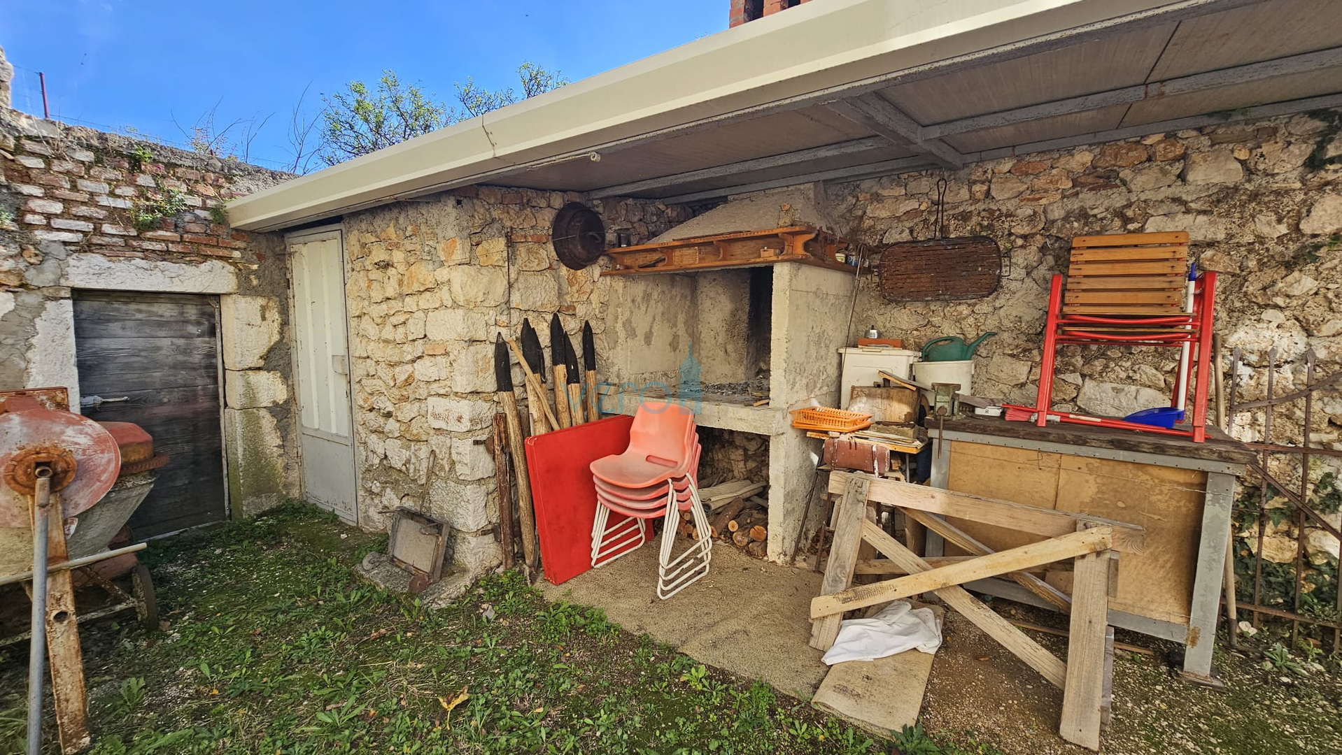 Crikvenica, Bribir - Anwesen mit 2 Häusern und einem Grundstück von 1778 m², Verkauf