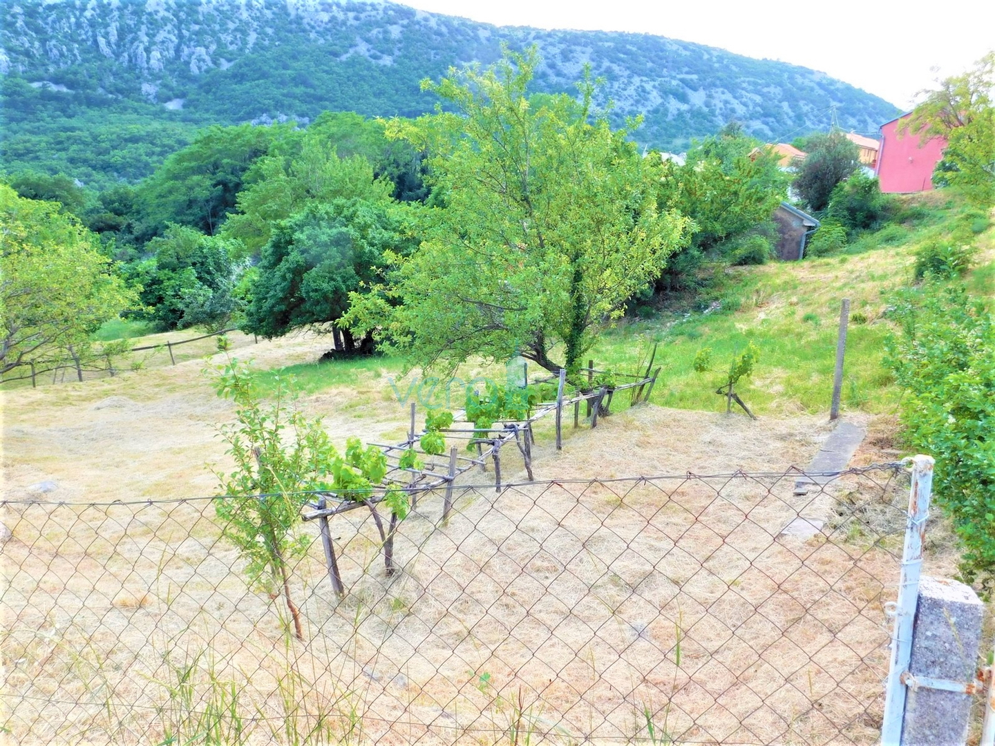 Crikvenica, Bribir - Anwesen mit 2 Häusern und einem Grundstück von 1778 m², Verkauf