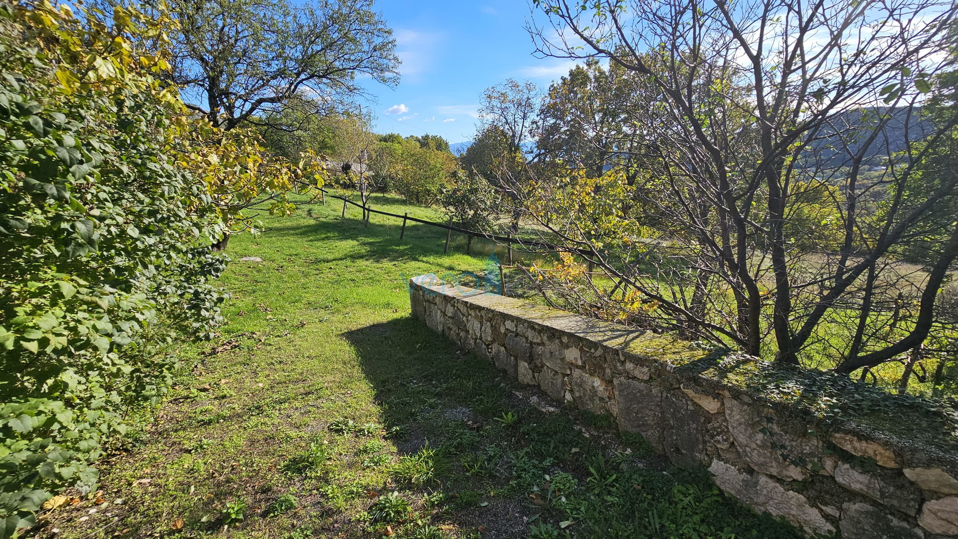 Crikvenica, Bribir - Anwesen mit 2 Häusern und einem Grundstück von 1778 m², Verkauf