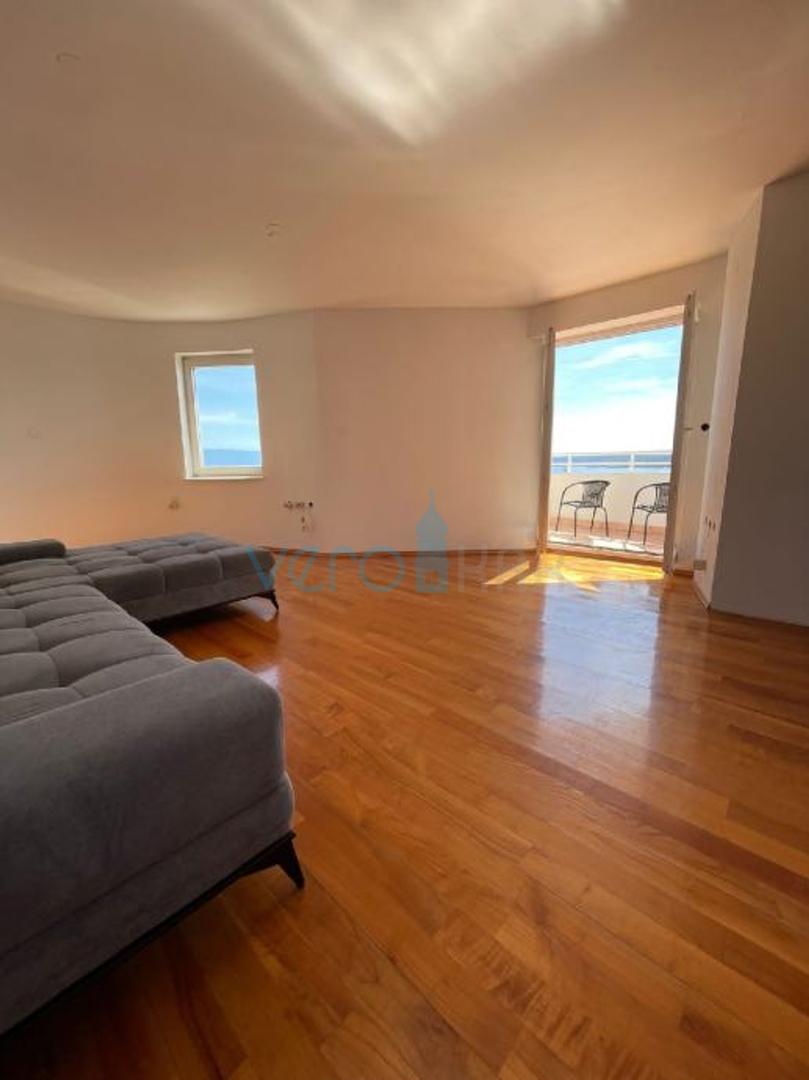Crikvenica - beautiful apartment, panoramic view, elevator, for sale