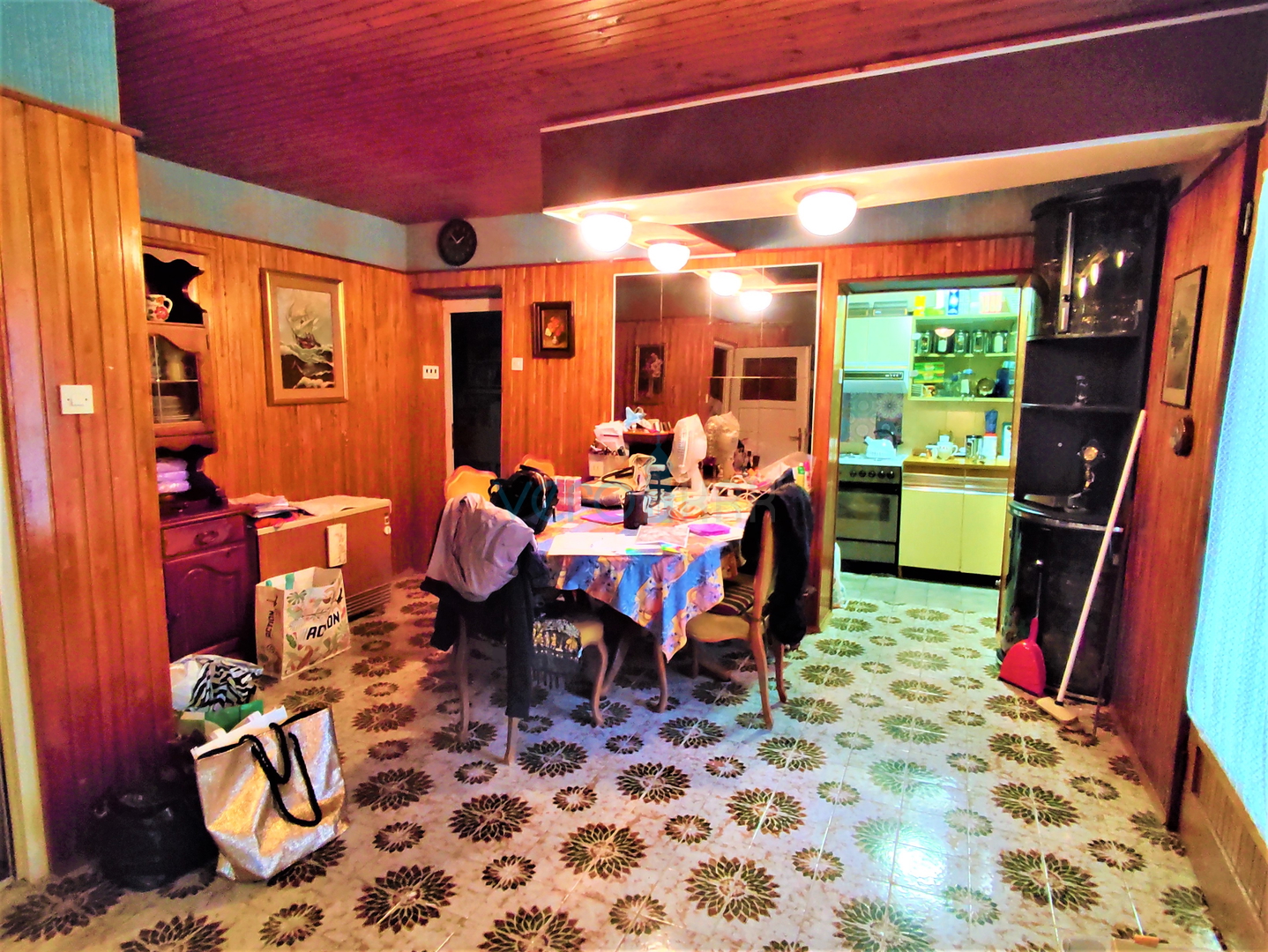 Crikvenica - samostojeća kuća s apartmanom na prostranoj okućnici, prodaja